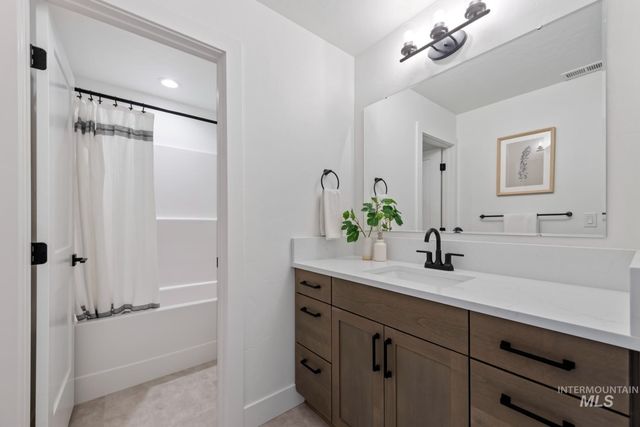 1279 W Malbar St, Meridian, ID 83646
