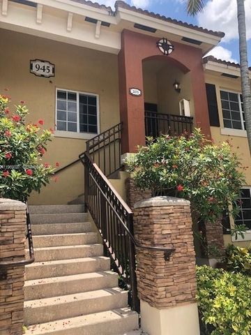 945 NE 33rd Ter 203, Homestead, FL 33033