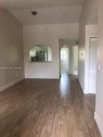 945 NE 33rd Ter 203, Homestead, FL 33033