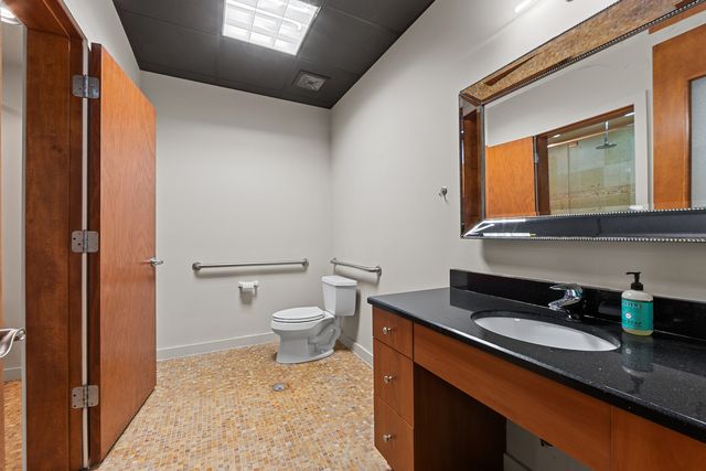 1502 W Chicago Avenue, Chicago, IL 60642