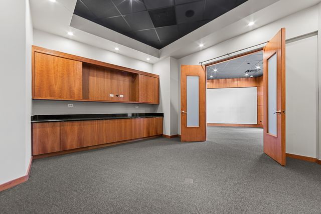 1502 W Chicago Avenue, Chicago, IL 60642