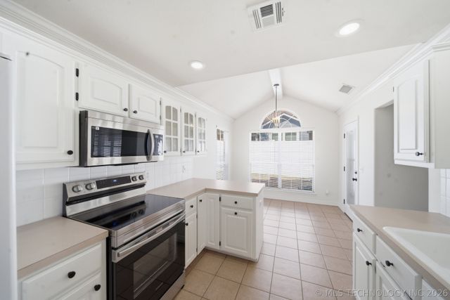 8931 E 62nd Place S, Tulsa, OK 74133