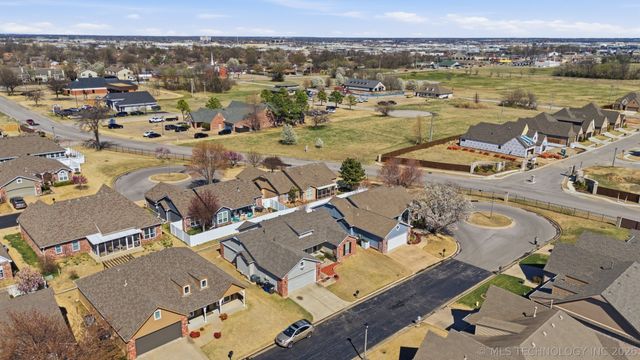 8931 E 62nd Place S, Tulsa, OK 74133