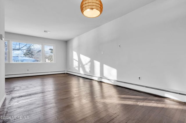 1037 Savannah Street, Toms River, NJ 08753