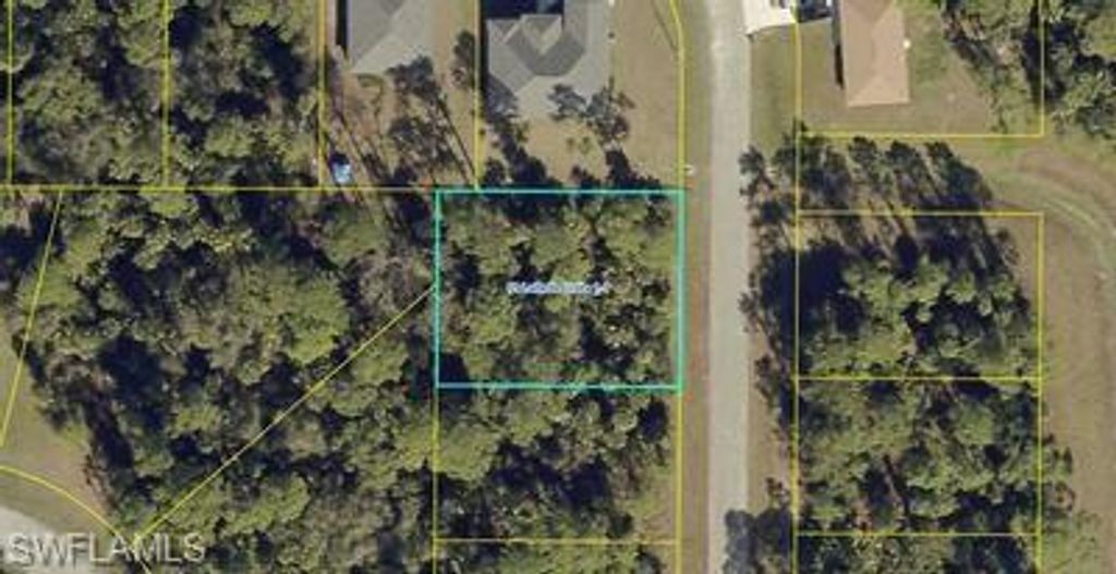 8060 Sherwood CIR, Labelle, FL 33935