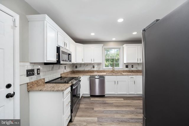 2403 PITTSTON RD, Fredericksburg, VA 22408