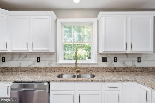 2403 PITTSTON RD, Fredericksburg, VA 22408
