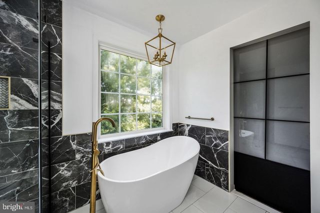 2403 PITTSTON RD, Fredericksburg, VA 22408