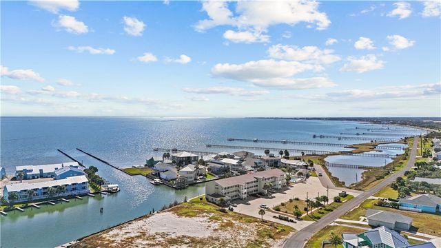 2290 N Fulton Beach 212, Rockport, TX 78382