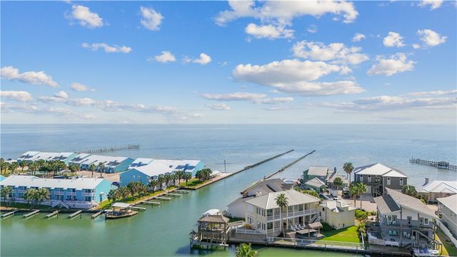 2290 N Fulton Beach 212, Rockport, TX 78382