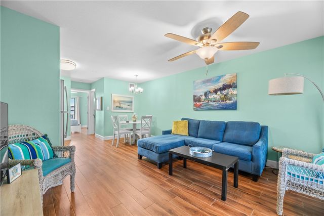 2290 N Fulton Beach 212, Rockport, TX 78382