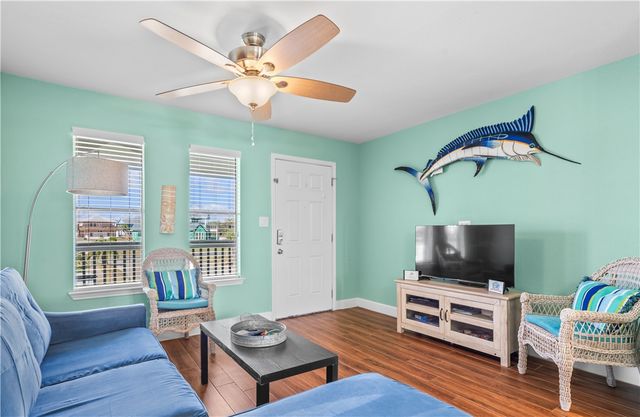 2290 N Fulton Beach 212, Rockport, TX 78382