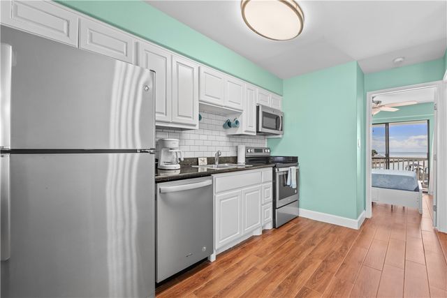 2290 N Fulton Beach 212, Rockport, TX 78382