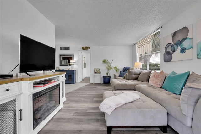 9090 Lime Bay Boulevard 112, Tamarac, FL 33321