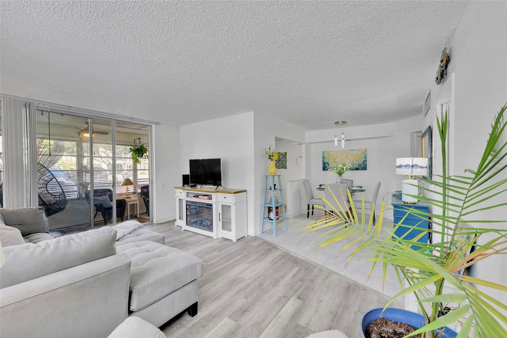 9090 Lime Bay Boulevard 112, Tamarac, FL 33321