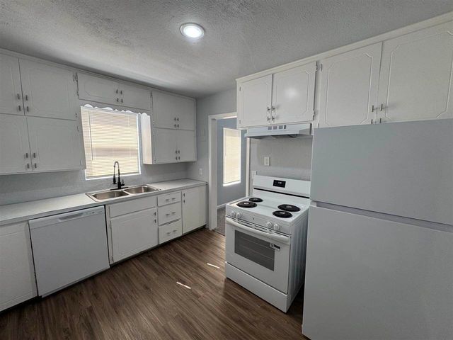 1212 NW Dearborn Ave, Lawton, OK 73507