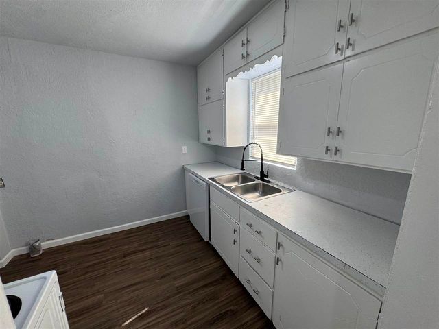 1212 NW Dearborn Ave, Lawton, OK 73507