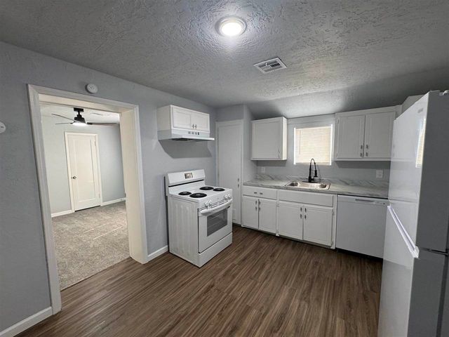 1212 NW Dearborn Ave, Lawton, OK 73507