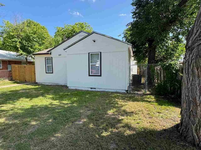 1212 NW Dearborn Ave, Lawton, OK 73507