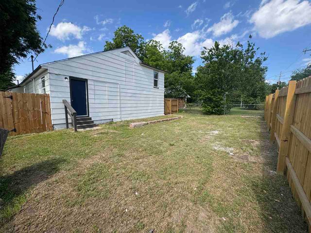1212 NW Dearborn Ave, Lawton, OK 73507