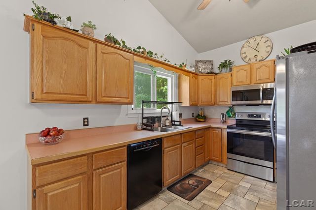 1144 W Maumee Street, Adrian, MI 49221