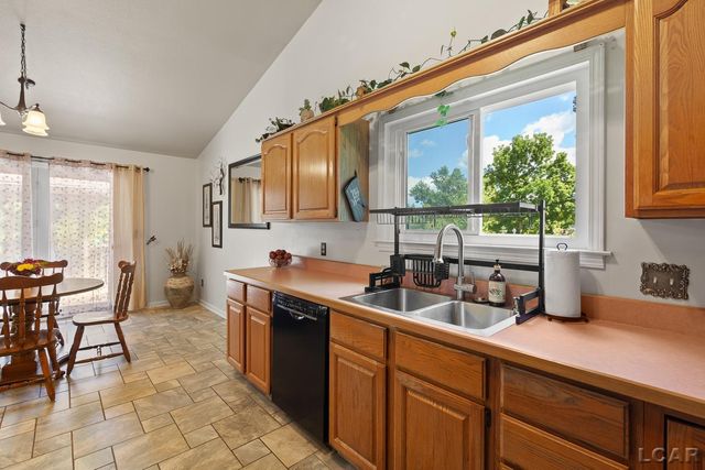 1144 W Maumee Street, Adrian, MI 49221