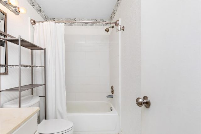 4690 NW 30th St, Coconut Creek, FL 33063