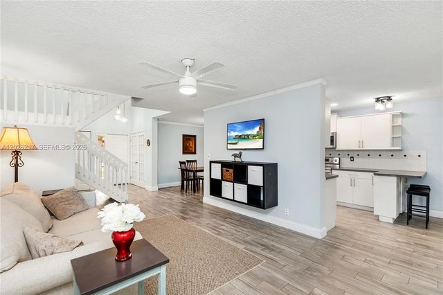 4690 NW 30th St, Coconut Creek, FL 33063