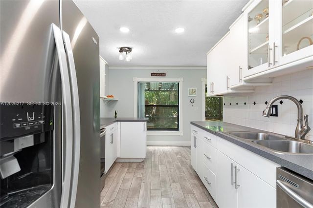 4690 NW 30th St, Coconut Creek, FL 33063