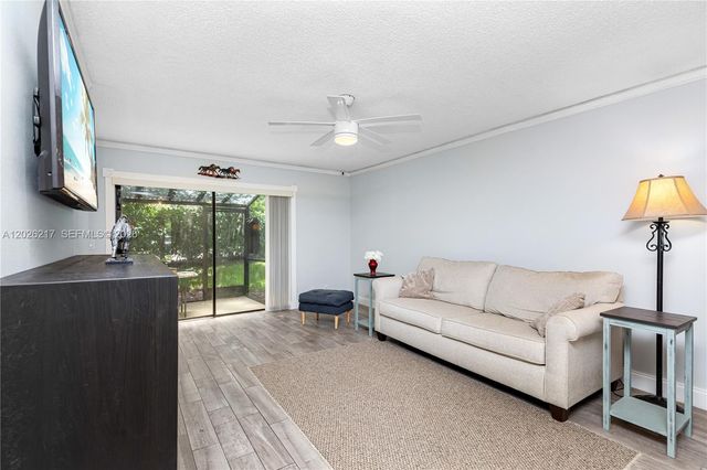 4690 NW 30th St, Coconut Creek, FL 33063