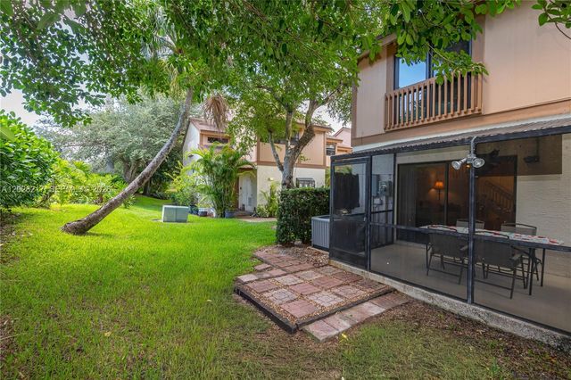 4690 NW 30th St, Coconut Creek, FL 33063