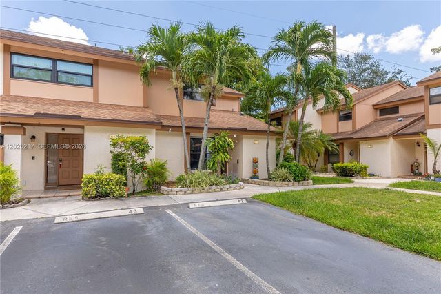 4690 NW 30th St, Coconut Creek, FL 33063