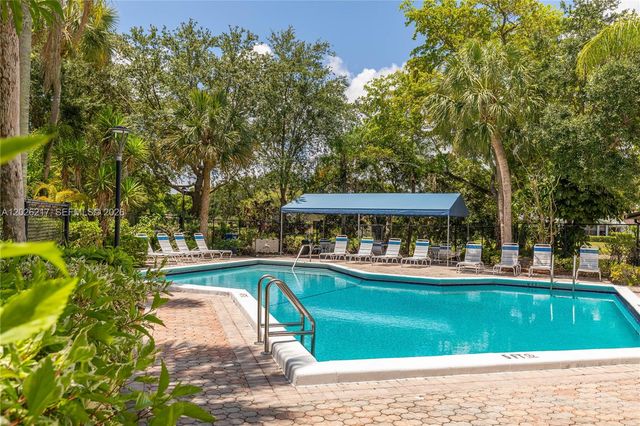 4690 NW 30th St, Coconut Creek, FL 33063