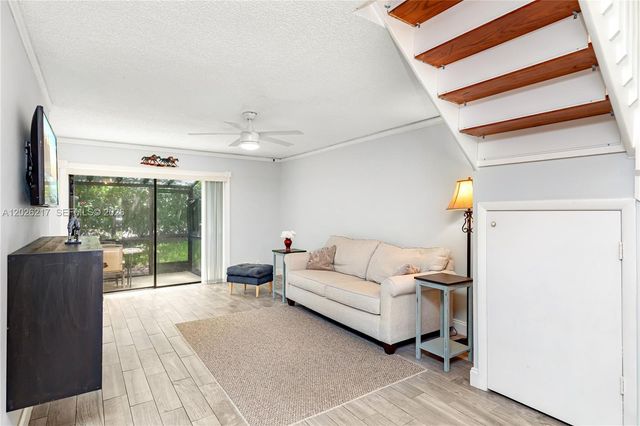 4690 NW 30th St, Coconut Creek, FL 33063