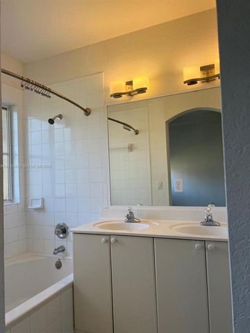 10777 NW 84th Ln 5-42, Doral, FL 33178