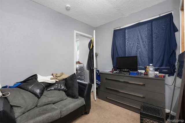 7212 Hudson Avenue, Warren, MI 48091