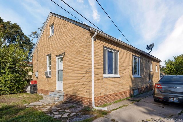 7212 Hudson Avenue, Warren, MI 48091