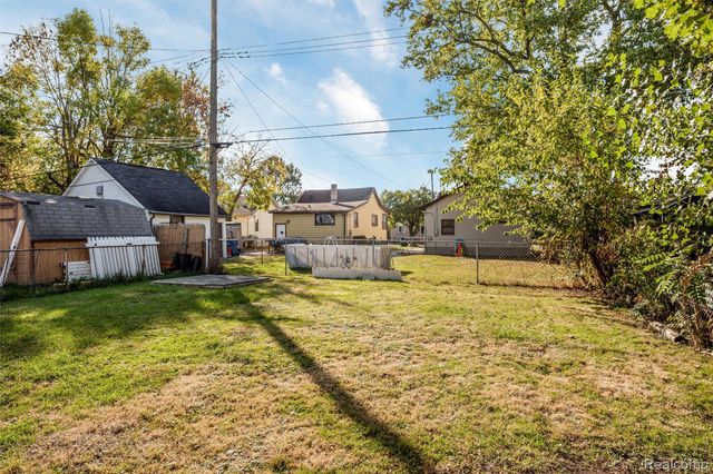 7212 Hudson Avenue, Warren, MI 48091