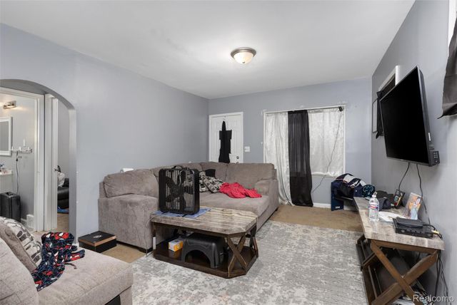 7212 Hudson Avenue, Warren, MI 48091