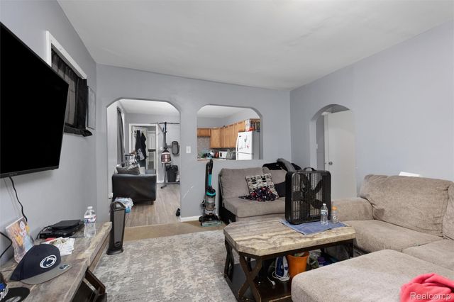 7212 Hudson Avenue, Warren, MI 48091