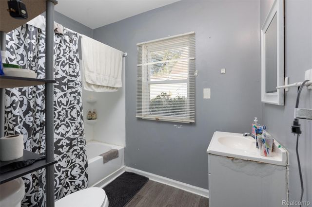 7212 Hudson Avenue, Warren, MI 48091