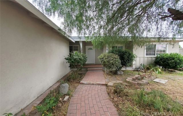 12131 Sungrove St, Garden Grove, CA 92840
