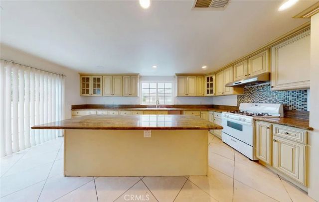 12131 Sungrove St, Garden Grove, CA 92840