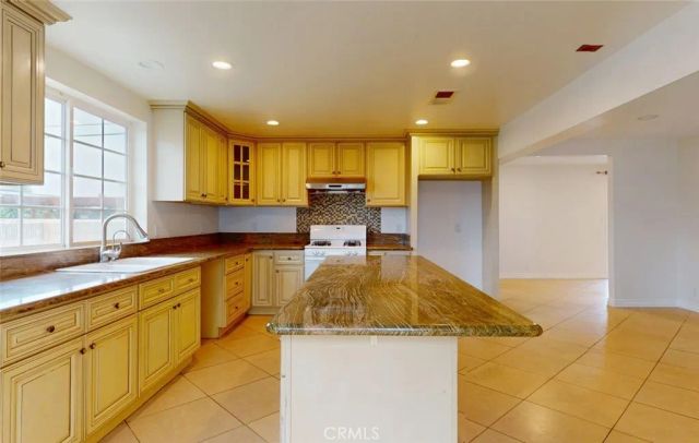 12131 Sungrove St, Garden Grove, CA 92840
