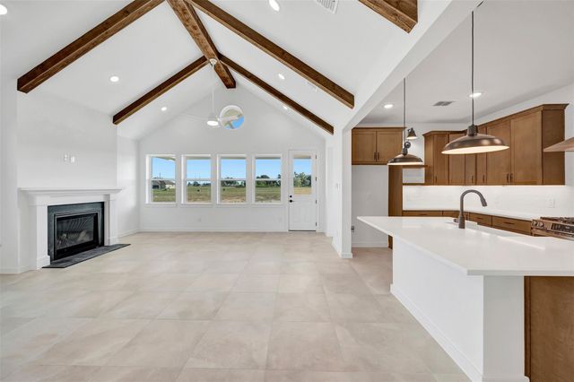 216 Dunovant Drive, Sealy, TX 77474