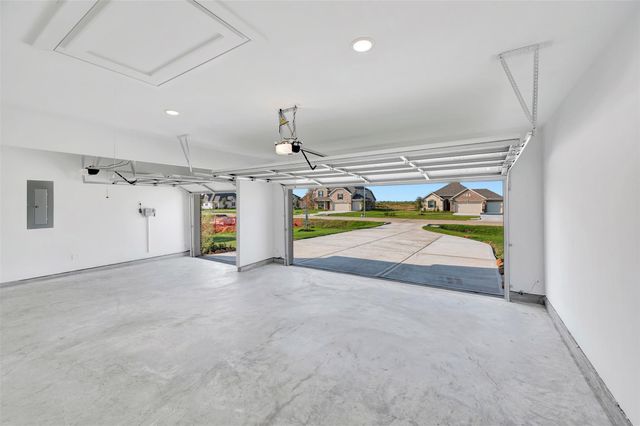 216 Dunovant Drive, Sealy, TX 77474
