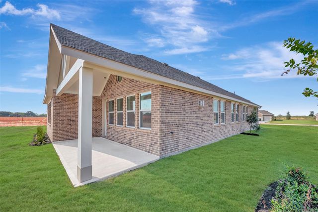 216 Dunovant Drive, Sealy, TX 77474