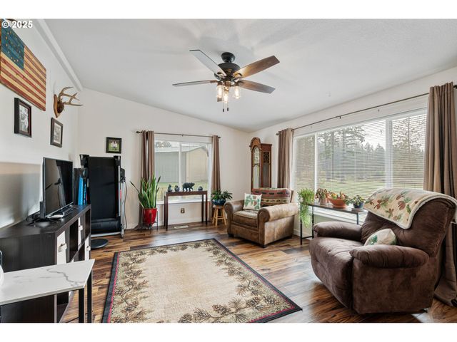 200 STUDEBAKER SPUR 3, Castle Rock, WA 98611