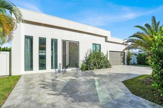 828 NW 2nd Avenue, Boca Raton, FL 33432