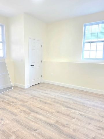135 1st Avenue, Cranston, RI 02910